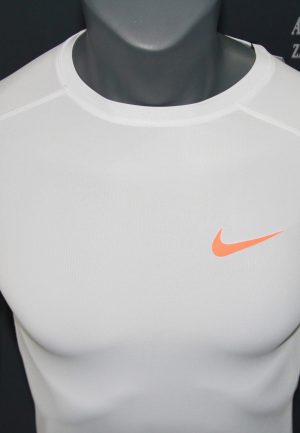 ao-the-thao-nike-dri-fit-mau-trang