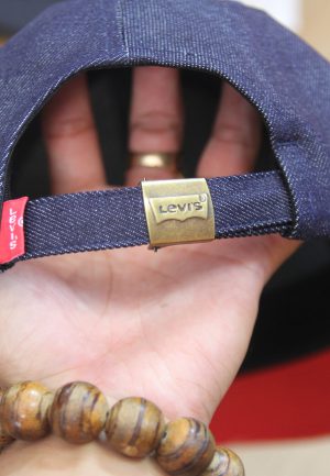 SỈ NÓN THỂ THAO LEVI'S