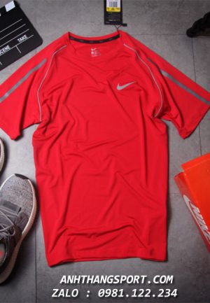 Cung cấp sỉ áo thể thao Nike cổ tròn tem phản quang màu đỏ